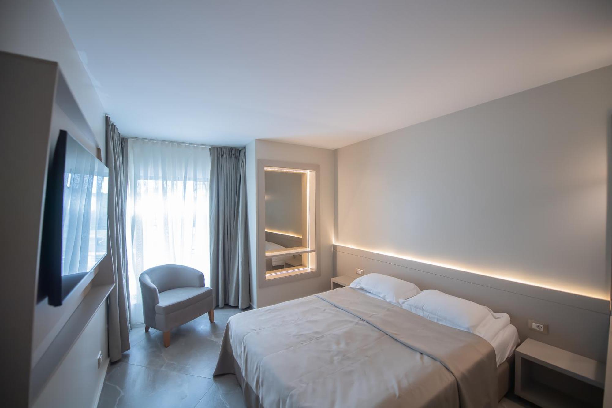 Hotel Atena*** ساتورْنْ المظهر الخارجي الصورة