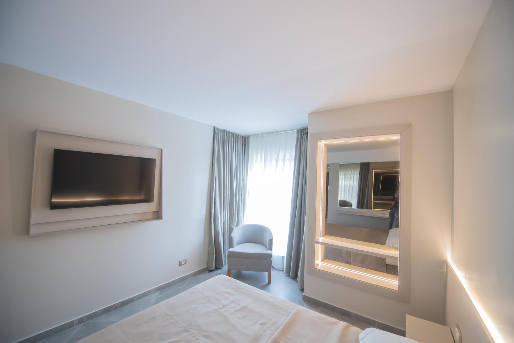 Hotel Atena*** ساتورْنْ المظهر الخارجي الصورة