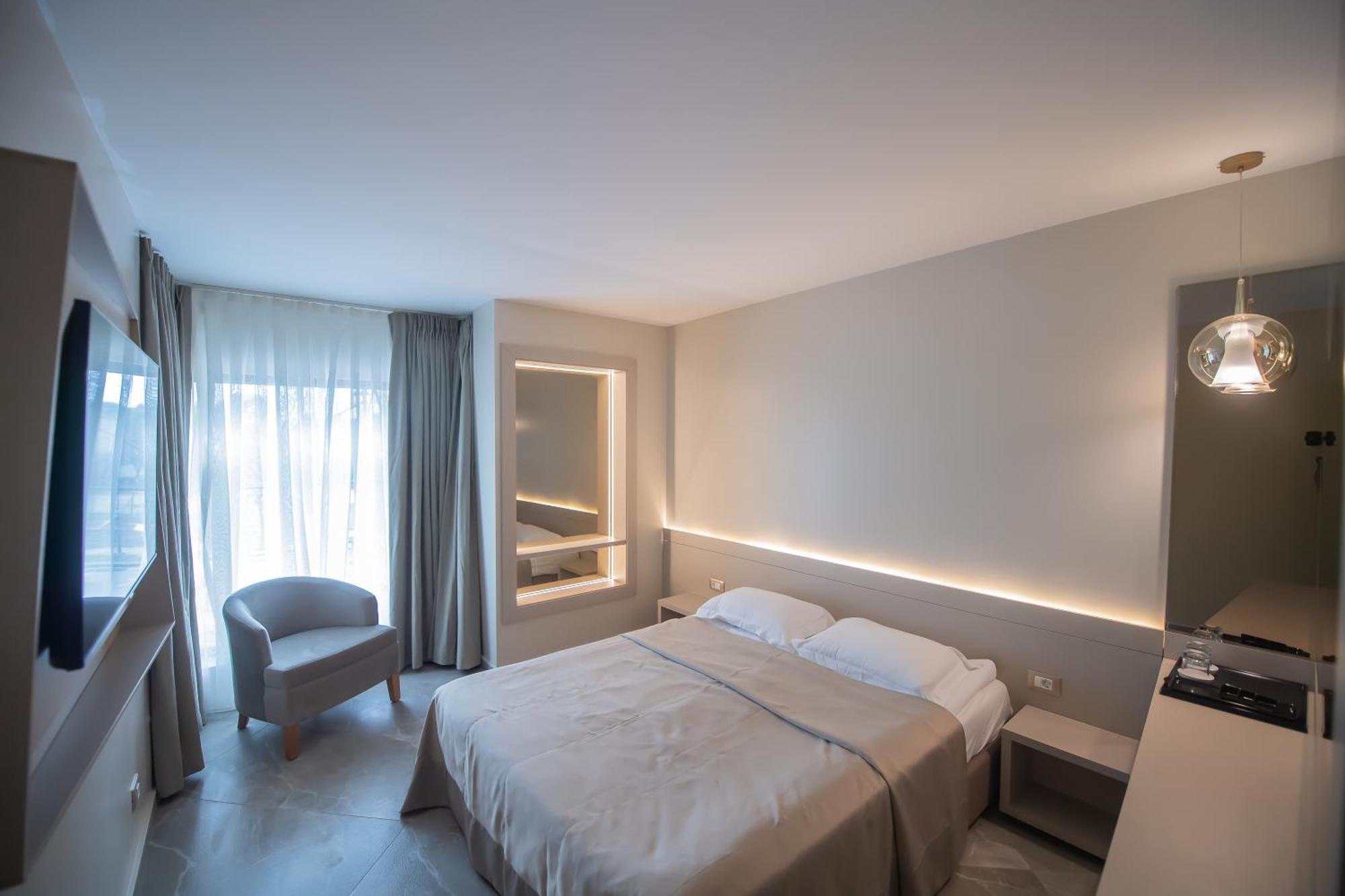Hotel Atena*** ساتورْنْ المظهر الخارجي الصورة