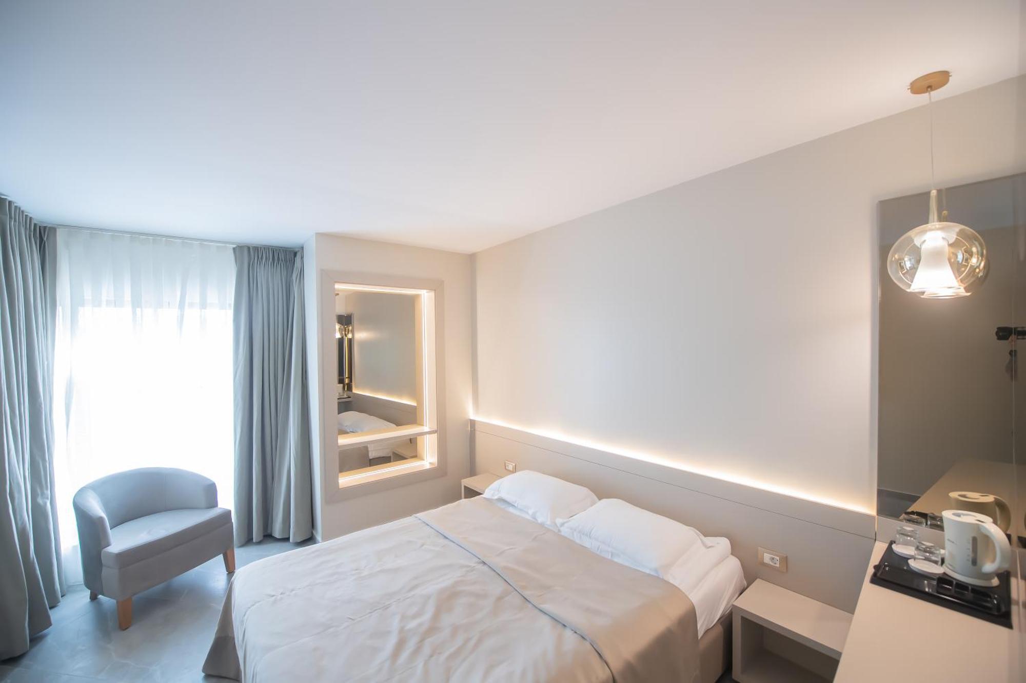 Hotel Atena*** ساتورْنْ المظهر الخارجي الصورة