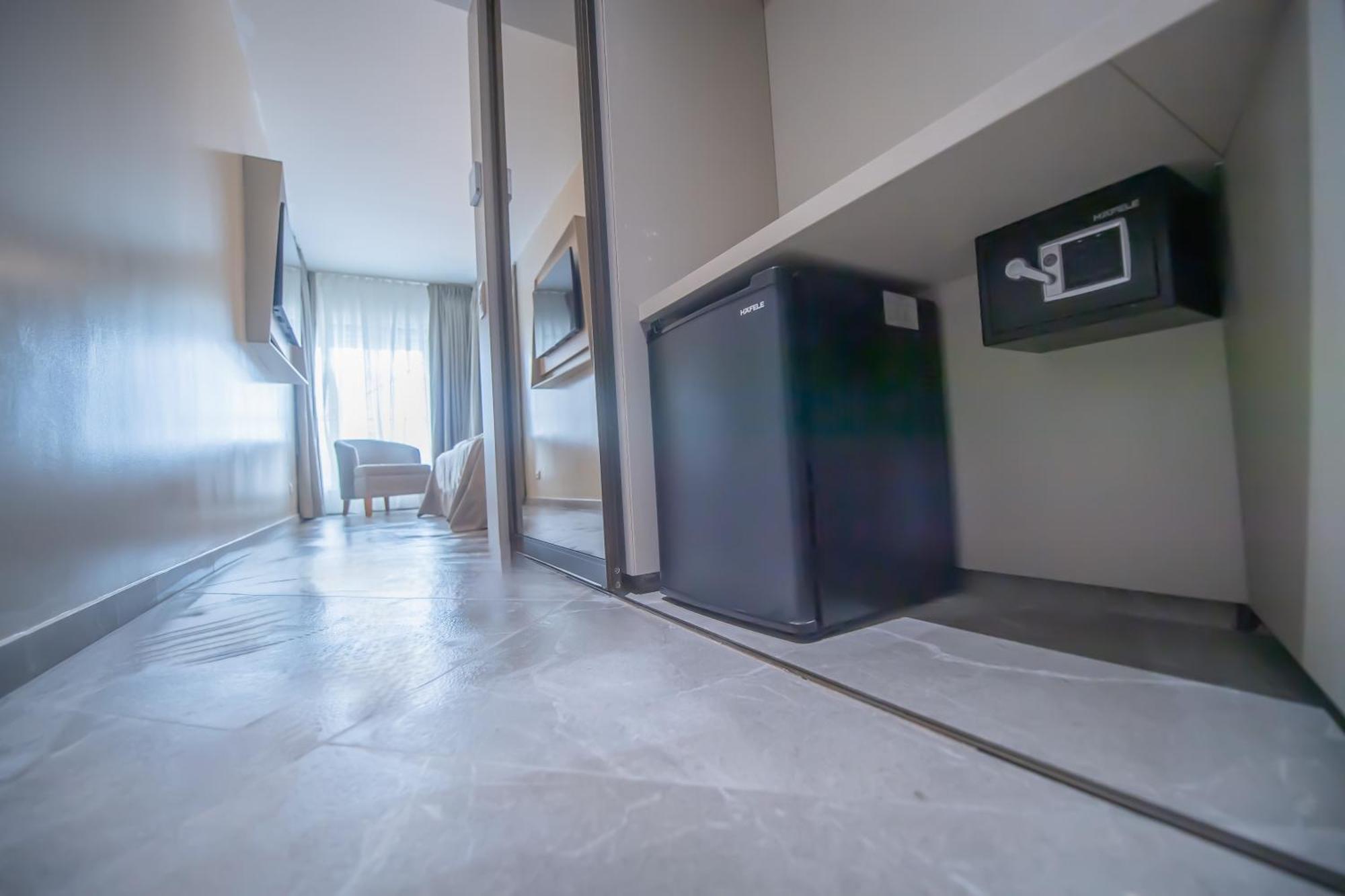 Hotel Atena*** ساتورْنْ المظهر الخارجي الصورة