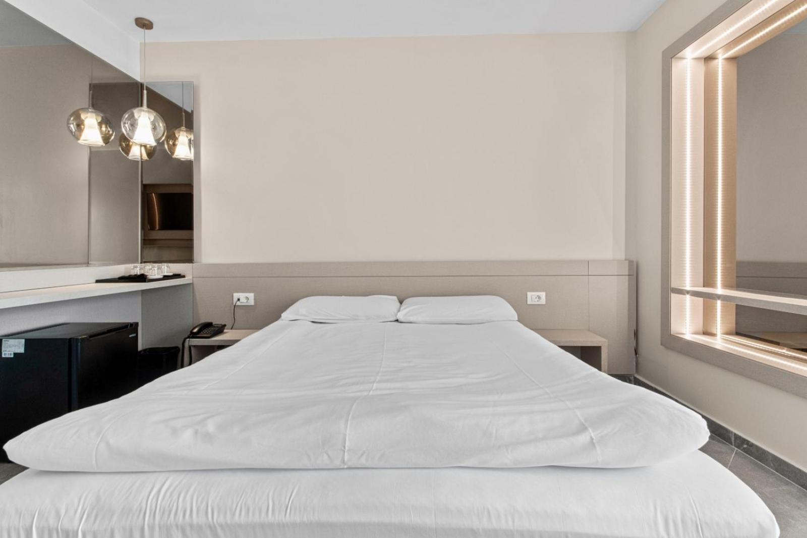 Hotel Atena*** ساتورْنْ المظهر الخارجي الصورة